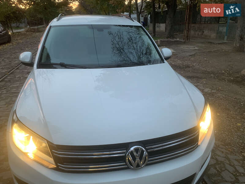 Внедорожник / Кроссовер Volkswagen Tiguan 2015 в Николаеве