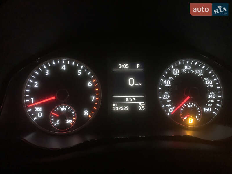 Внедорожник / Кроссовер Volkswagen Tiguan 2015 в Николаеве