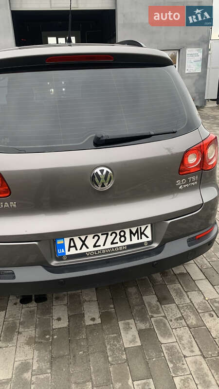 Позашляховик / Кросовер Volkswagen Tiguan 2011 в Новій Водолагі