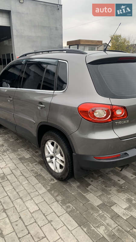 Позашляховик / Кросовер Volkswagen Tiguan 2011 в Новій Водолагі