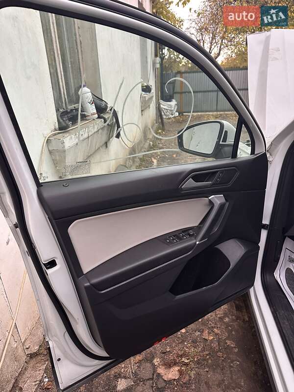 Внедорожник / Кроссовер Volkswagen Tiguan 2020 в Киеве фото 5 Внедорожник / Кроссовер Volkswagen Tiguan 2020 в Киеве