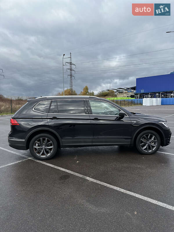 Позашляховик / Кросовер Volkswagen Tiguan 2022 в Рівному