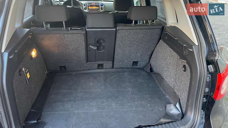 Внедорожник / Кроссовер Volkswagen Tiguan 2010 в Киеве