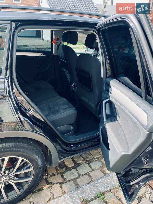 Внедорожник / Кроссовер Volkswagen Tiguan 2017 в Черновцах фото 8 Внедорожник / Кроссовер Volkswagen Tiguan 2017 в Черновцах