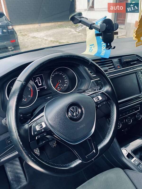 Внедорожник / Кроссовер Volkswagen Tiguan 2017 в Черновцах фото 11 Внедорожник / Кроссовер Volkswagen Tiguan 2017 в Черновцах