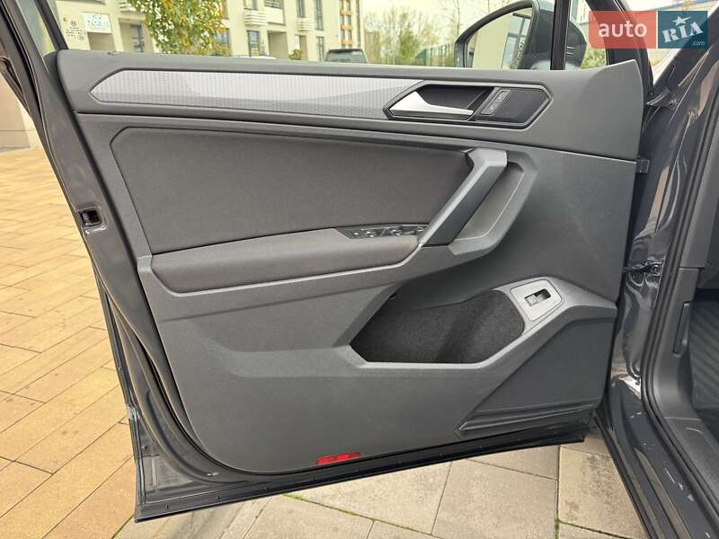 Позашляховик / Кросовер Volkswagen Tiguan 2021 в Києві фото 35 Позашляховик / Кросовер Volkswagen Tiguan 2021 в Києві