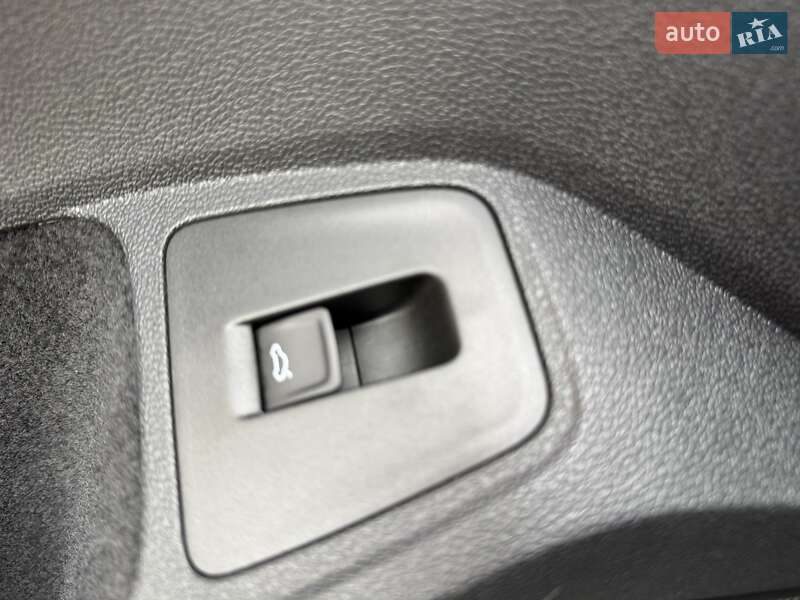 Позашляховик / Кросовер Volkswagen Tiguan 2021 в Києві фото 43 Позашляховик / Кросовер Volkswagen Tiguan 2021 в Києві