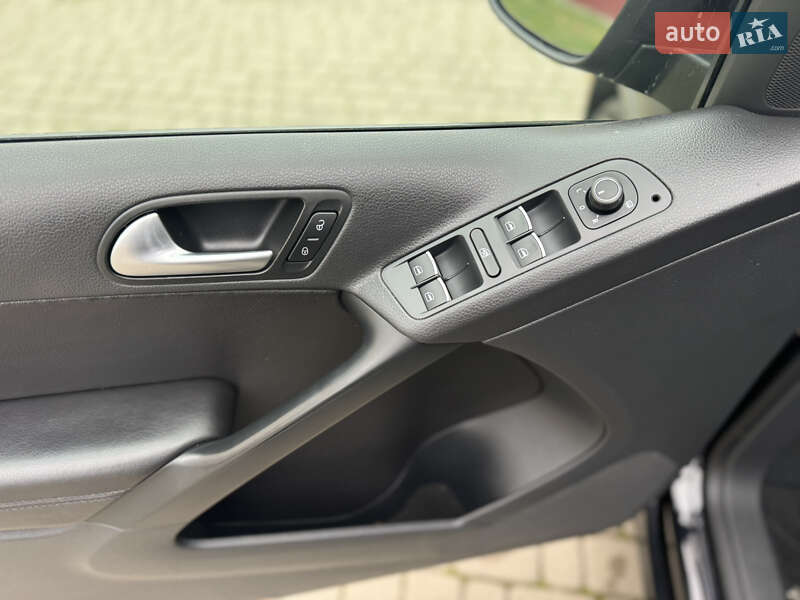 Позашляховик / Кросовер Volkswagen Tiguan 2015 в Дубні