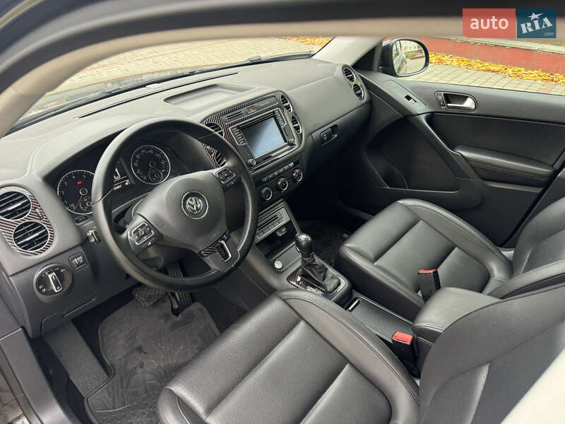 Позашляховик / Кросовер Volkswagen Tiguan 2015 в Дубні