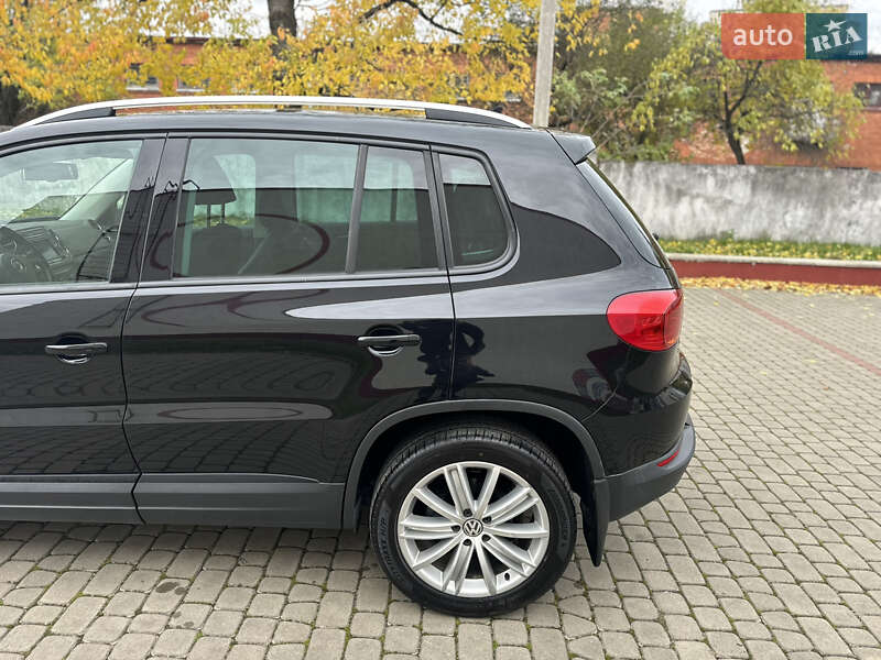 Позашляховик / Кросовер Volkswagen Tiguan 2015 в Дубні