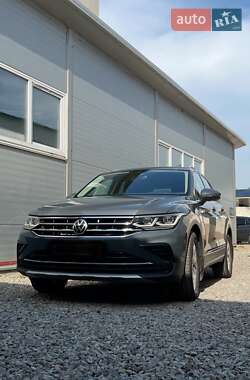 Внедорожник / Кроссовер Volkswagen Tiguan 2021 в Киеве