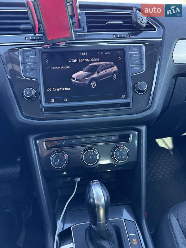 Внедорожник / Кроссовер Volkswagen Tiguan 2017 в Черновцах