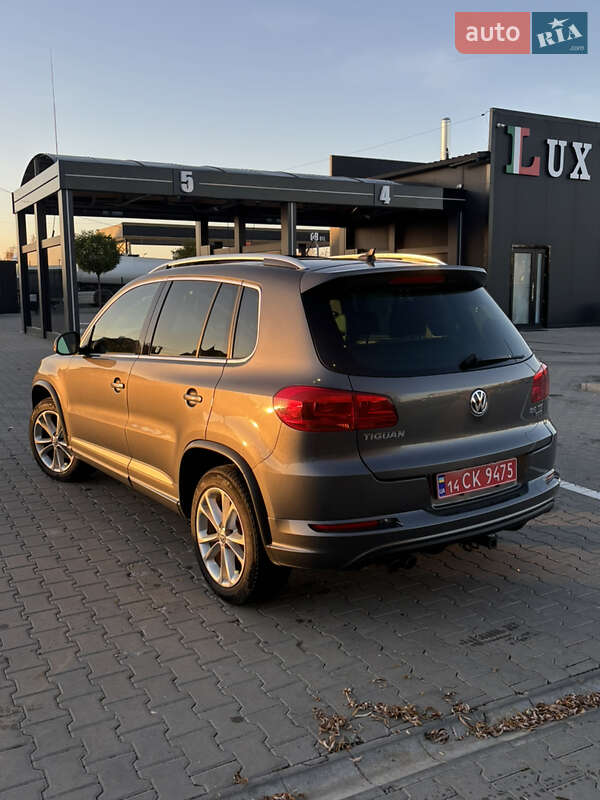 Внедорожник / Кроссовер Volkswagen Tiguan 2015 в Черновцах