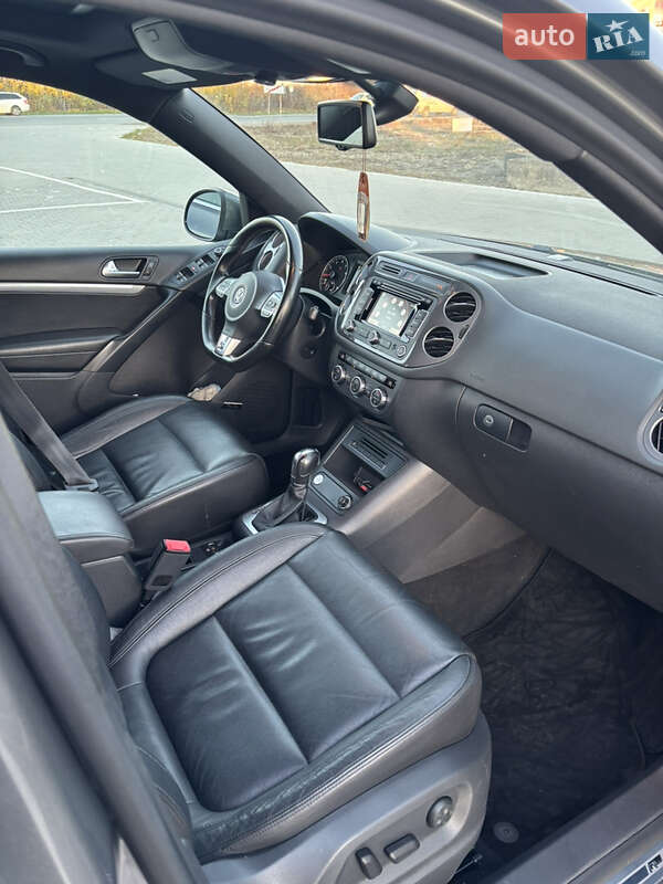 Внедорожник / Кроссовер Volkswagen Tiguan 2015 в Черновцах