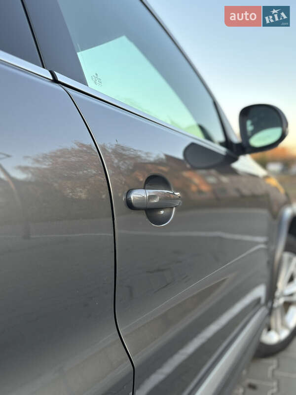 Внедорожник / Кроссовер Volkswagen Tiguan 2015 в Черновцах