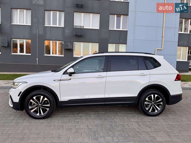 Позашляховик / Кросовер Volkswagen Tiguan 2022 в Одесі
