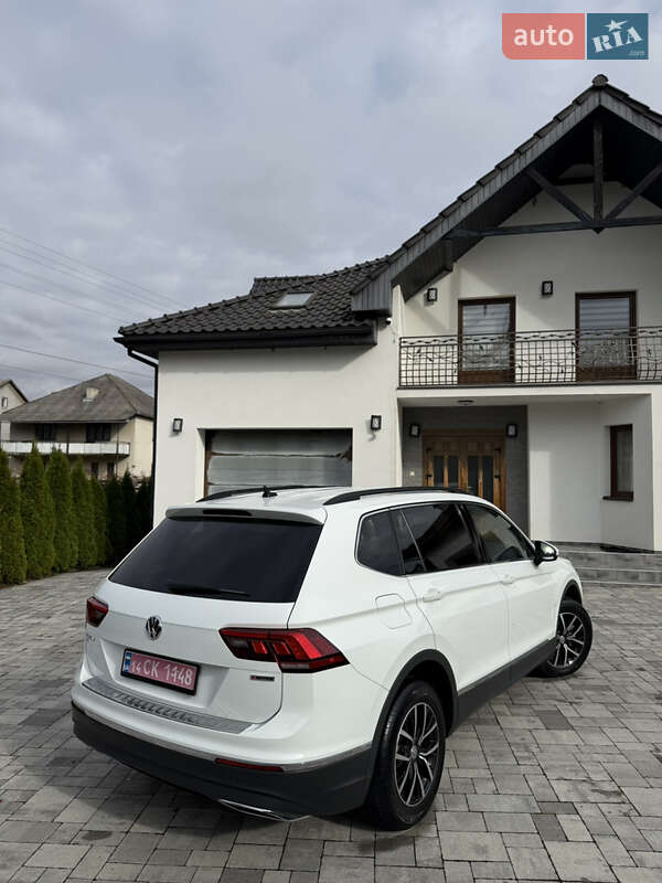 Внедорожник / Кроссовер Volkswagen Tiguan 2021 в Сваляве