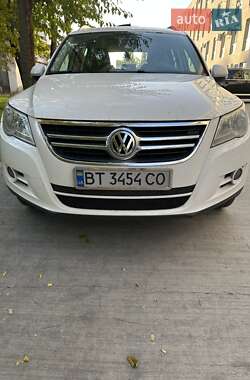 Внедорожник / Кроссовер Volkswagen Tiguan 2010 в Одессе