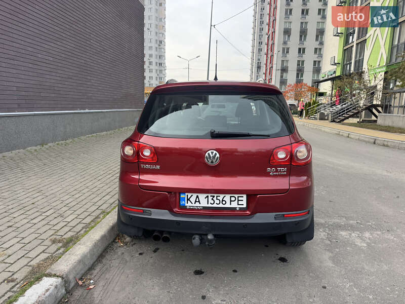 Внедорожник / Кроссовер Volkswagen Tiguan 2011 в Киеве