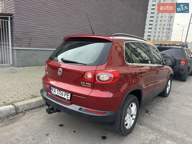 Внедорожник / Кроссовер Volkswagen Tiguan 2011 в Киеве