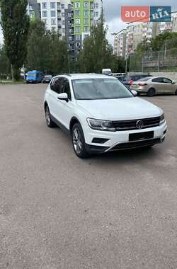 Внедорожник / Кроссовер Volkswagen Tiguan 2020 в Ровно