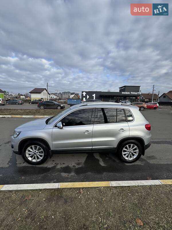 Позашляховик / Кросовер Volkswagen Tiguan 2015 в Києві