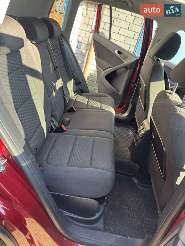 Внедорожник / Кроссовер Volkswagen Tiguan 2011 в Киеве