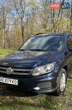 Внедорожник / Кроссовер Volkswagen Tiguan 2016 в Днепре