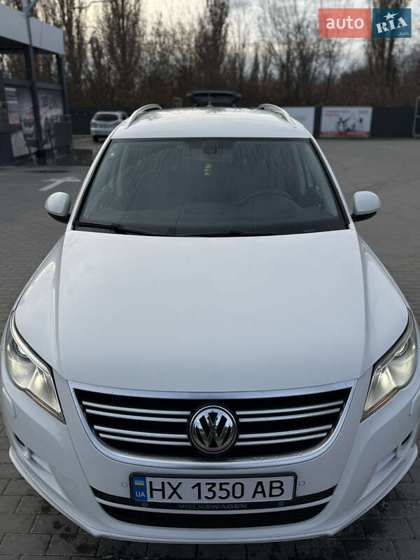 Внедорожник / Кроссовер Volkswagen Tiguan 2011 в Каменец-Подольском