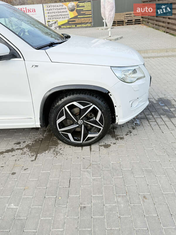 Внедорожник / Кроссовер Volkswagen Tiguan 2011 в Каменец-Подольском
