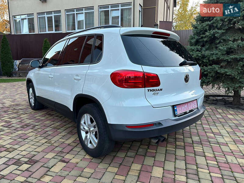 Внедорожник / Кроссовер Volkswagen Tiguan 2016 в Киеве