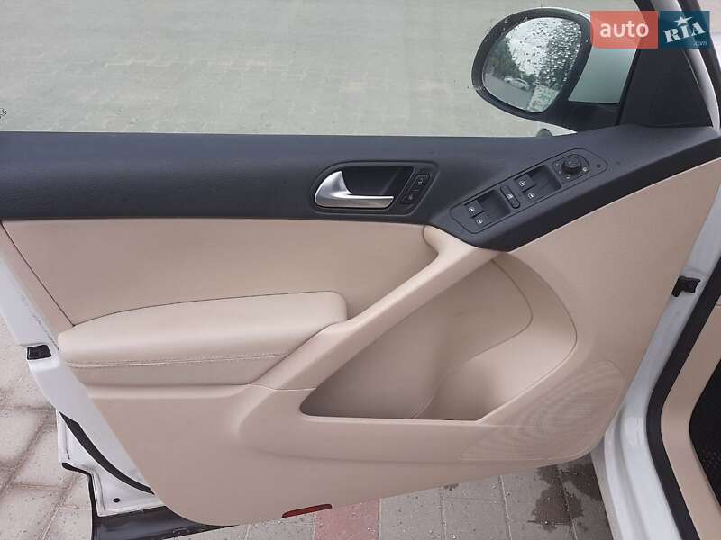 Позашляховик / Кросовер Volkswagen Tiguan 2016 в Тернополі