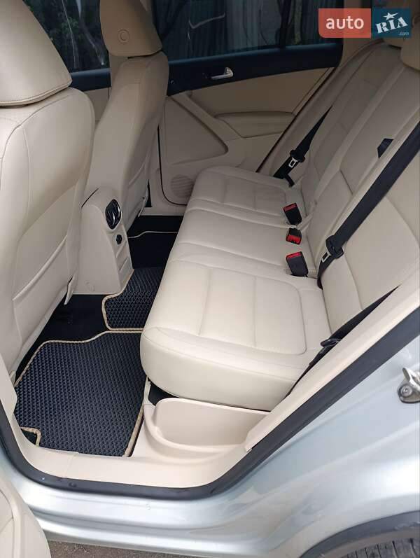 Внедорожник / Кроссовер Volkswagen Tiguan 2011 в Кривом Роге
