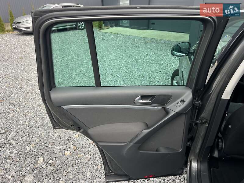 Позашляховик / Кросовер Volkswagen Tiguan 2015 в Львові