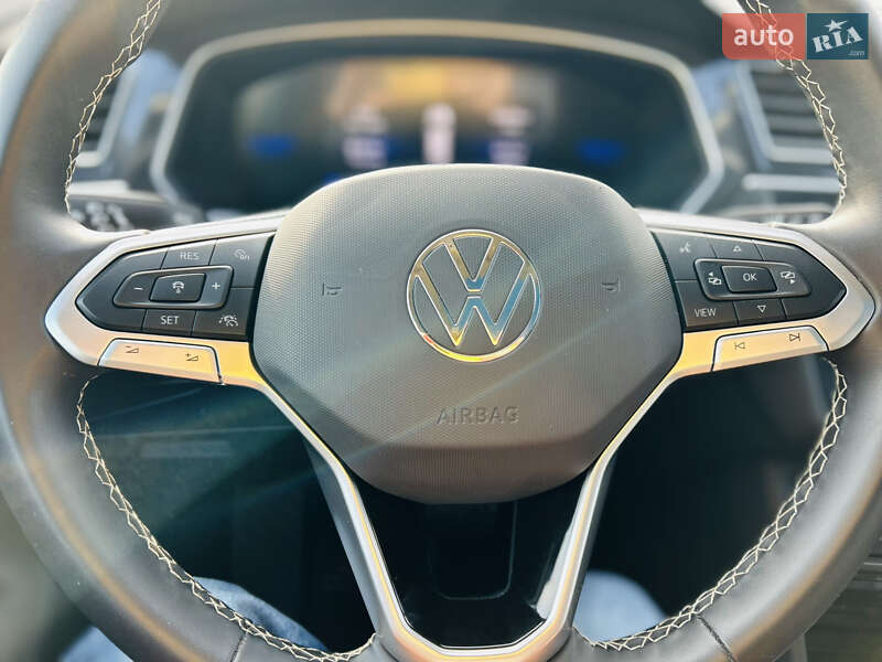 Внедорожник / Кроссовер Volkswagen Tiguan 2024 в Киеве