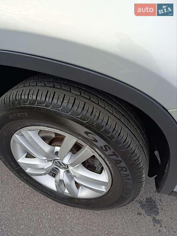 Внедорожник / Кроссовер Volkswagen Tiguan 2012 в Хмельнике