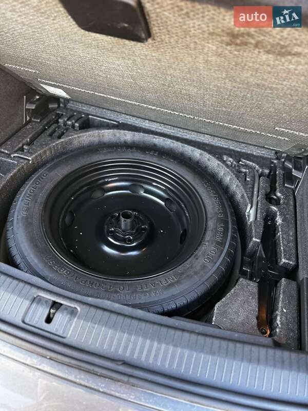 Внедорожник / Кроссовер Volkswagen Tiguan 2019 в Львове