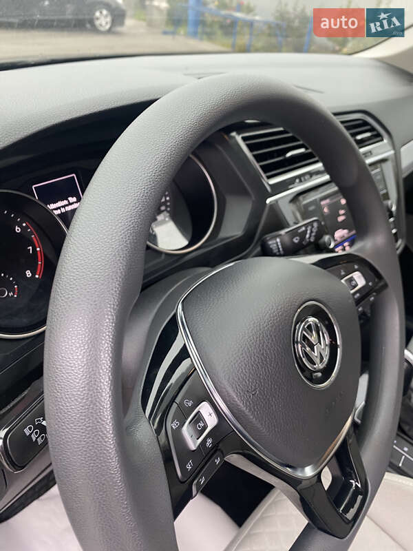 Внедорожник / Кроссовер Volkswagen Tiguan 2019 в Запорожье