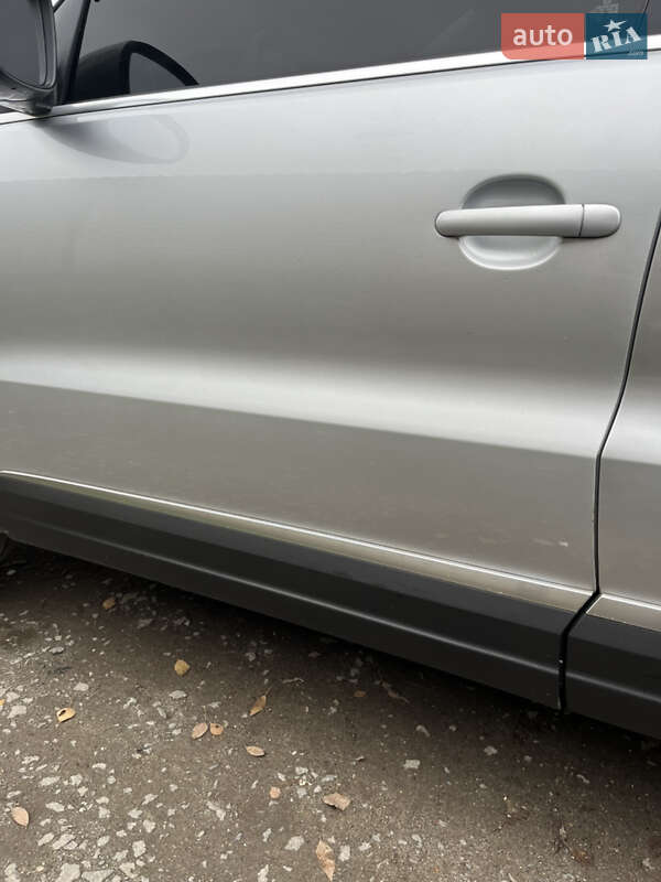 Внедорожник / Кроссовер Volkswagen Tiguan 2012 в Харькове