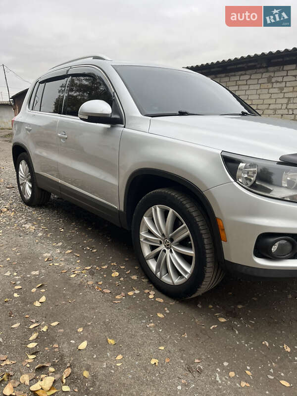 Внедорожник / Кроссовер Volkswagen Tiguan 2012 в Харькове