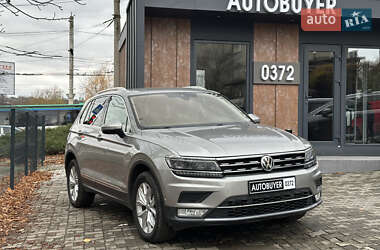 Позашляховик / Кросовер Volkswagen Tiguan 2016 в Чернівцях