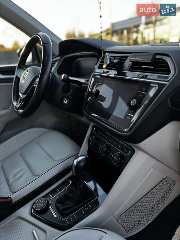 Внедорожник / Кроссовер Volkswagen Tiguan 2019 в Львове