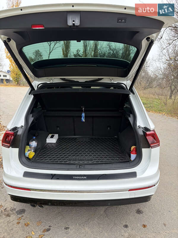 Внедорожник / Кроссовер Volkswagen Tiguan 2017 в Кременчуге