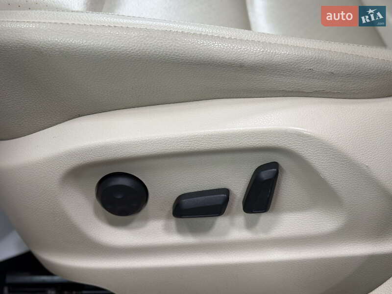 Внедорожник / Кроссовер Volkswagen Tiguan 2015 в Бориславе