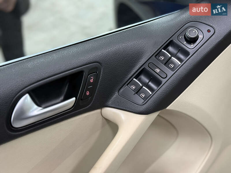 Внедорожник / Кроссовер Volkswagen Tiguan 2015 в Бориславе