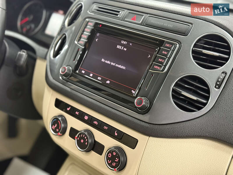 Внедорожник / Кроссовер Volkswagen Tiguan 2015 в Бориславе