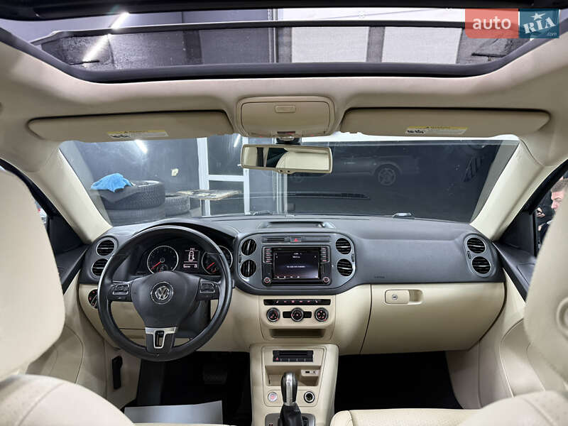 Внедорожник / Кроссовер Volkswagen Tiguan 2015 в Бориславе