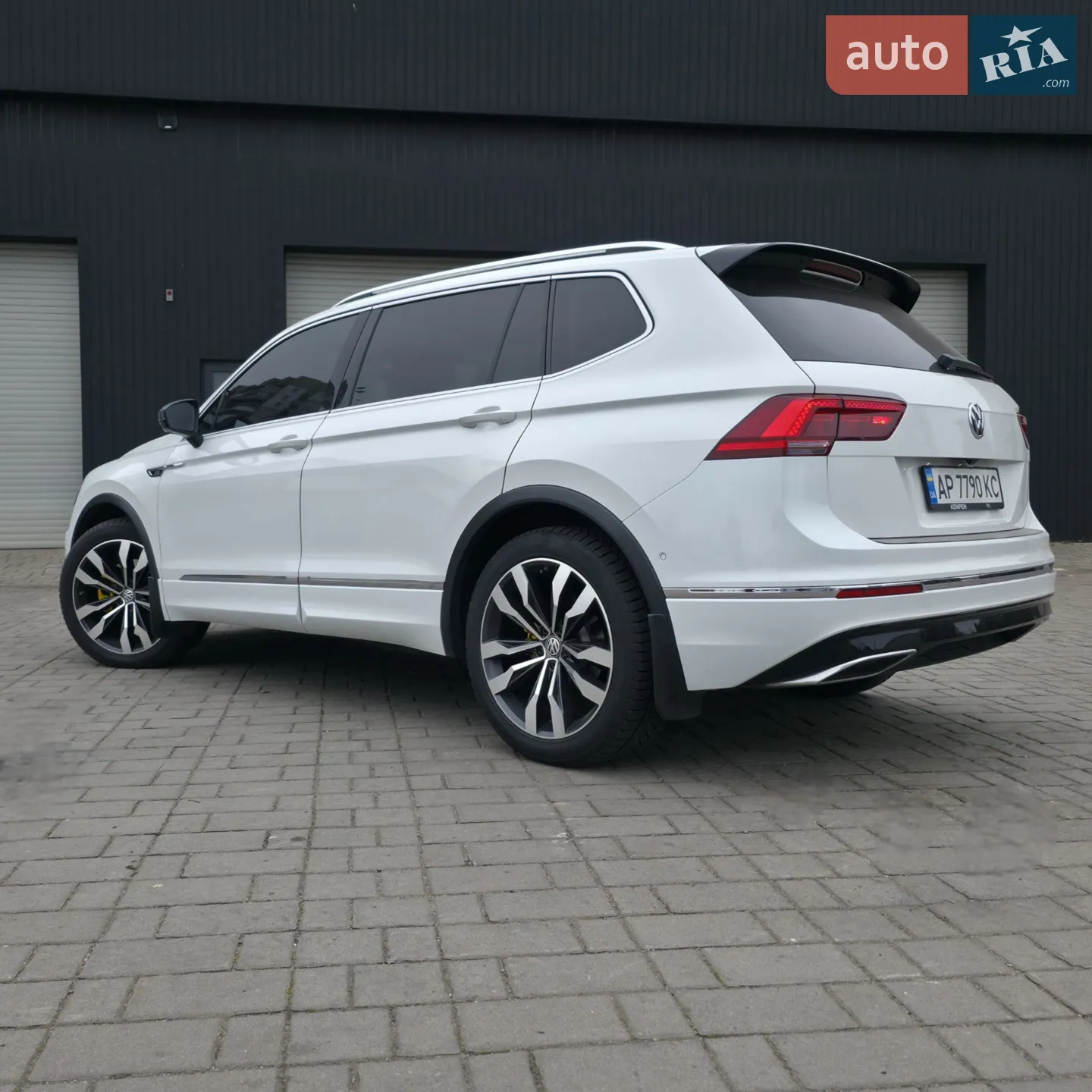 2018 Volkswagen Tiguan - мініатюра 18