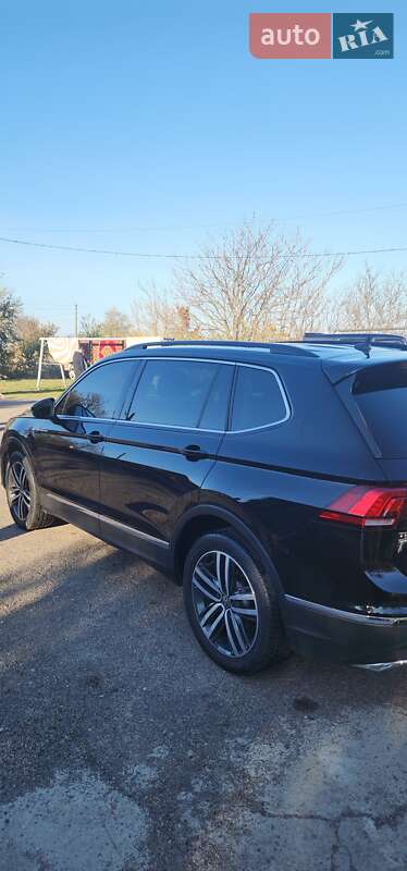 Внедорожник / Кроссовер Volkswagen Tiguan 2018 в Южном