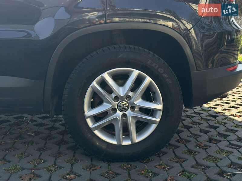 Внедорожник / Кроссовер Volkswagen Tiguan 2011 в Тячеве